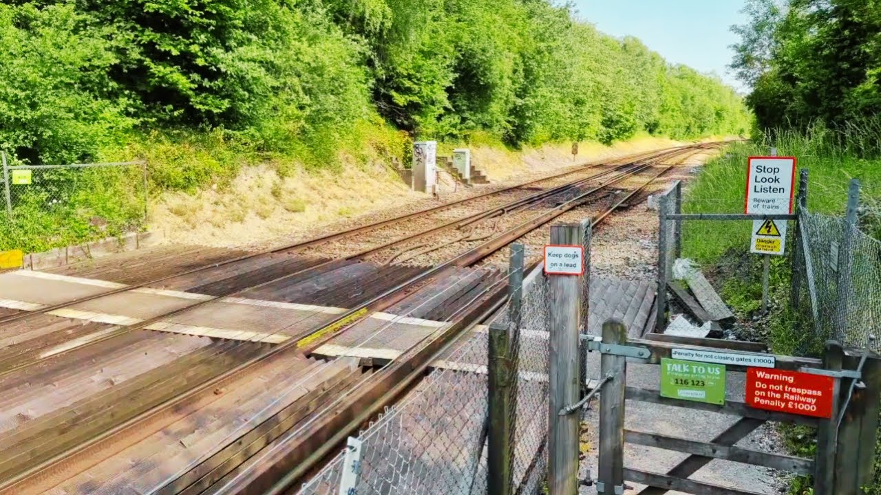 Riddlesdown Viaduct (Footpath) Level Crossing, London