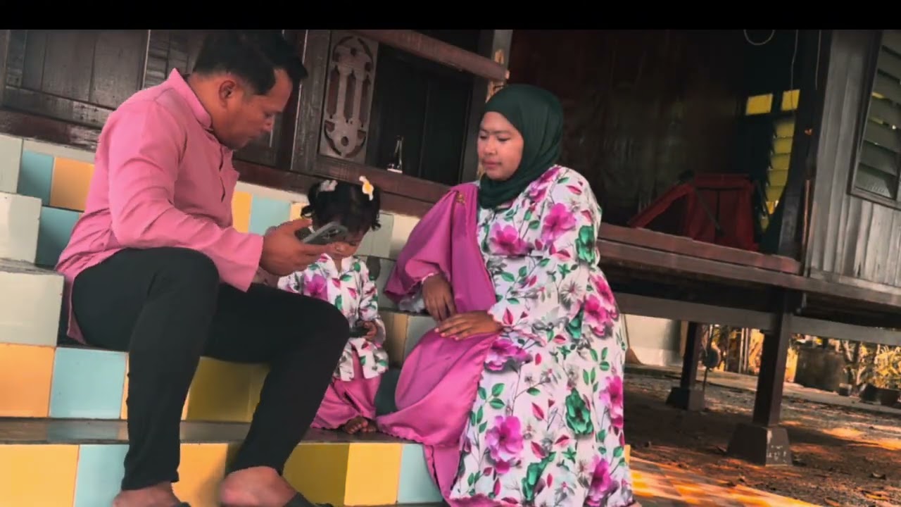 TERUNA DARA DAN AURORA 