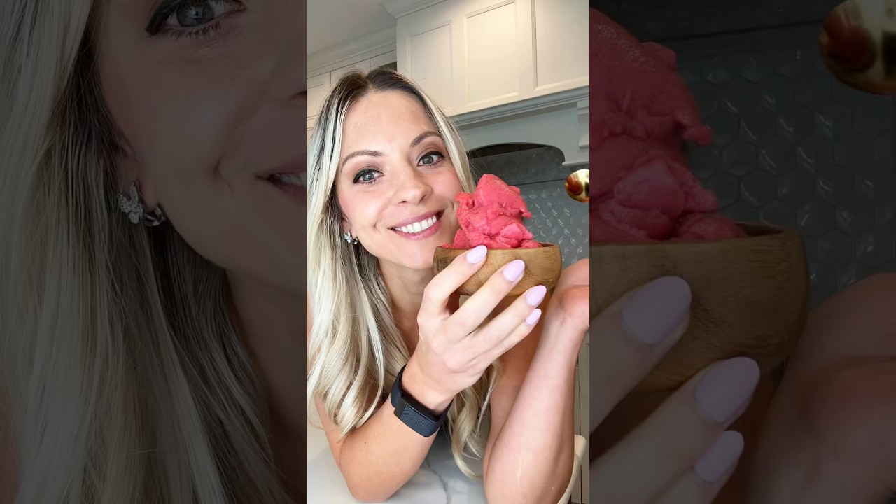 How to Make Strawberry Ice Cream in 1 Minute 🍓🍨