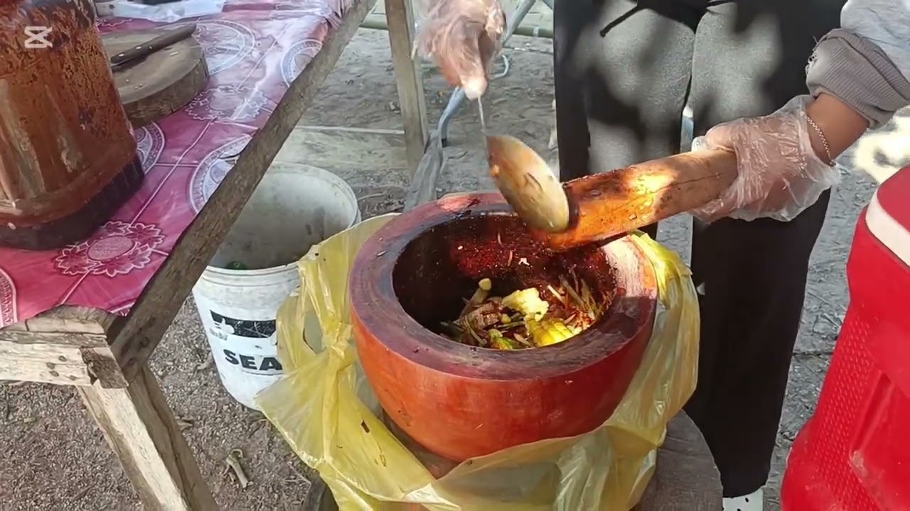 បុកល្ហុង ក្រោមដេីមក្រូច