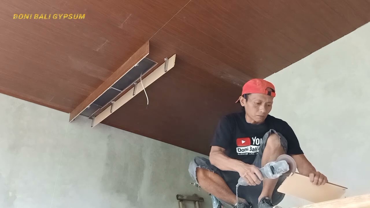 membuat plafon gantung di atas meja mini bar (PLAFON PVC)