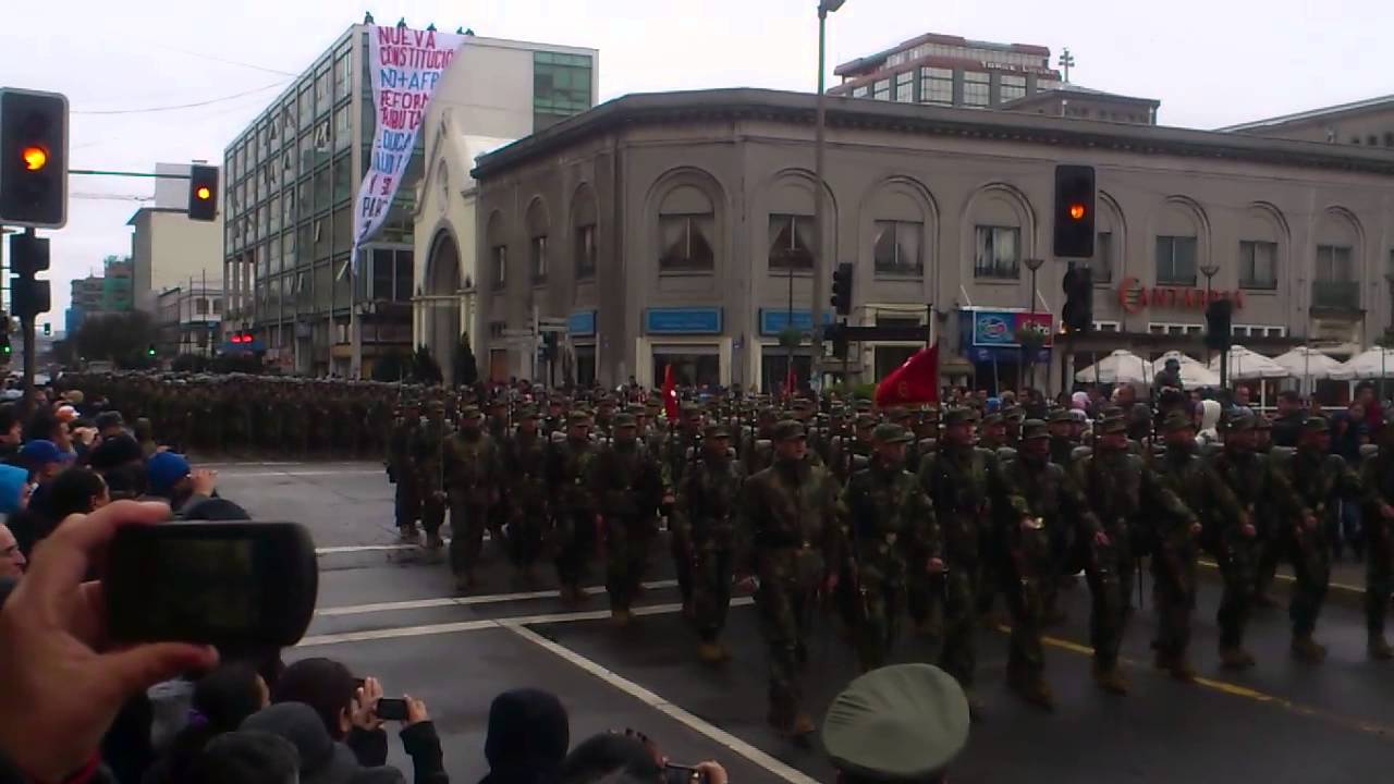 Desfile Regimiento Reforzado N°6 Chacabuco, Concepción 2013