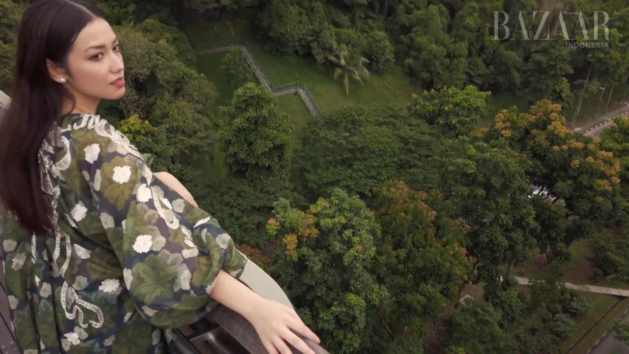 Video Perjalanan Velove Vexia di Singapura untuk Pemotretan Harper's Bazaar Indonesia