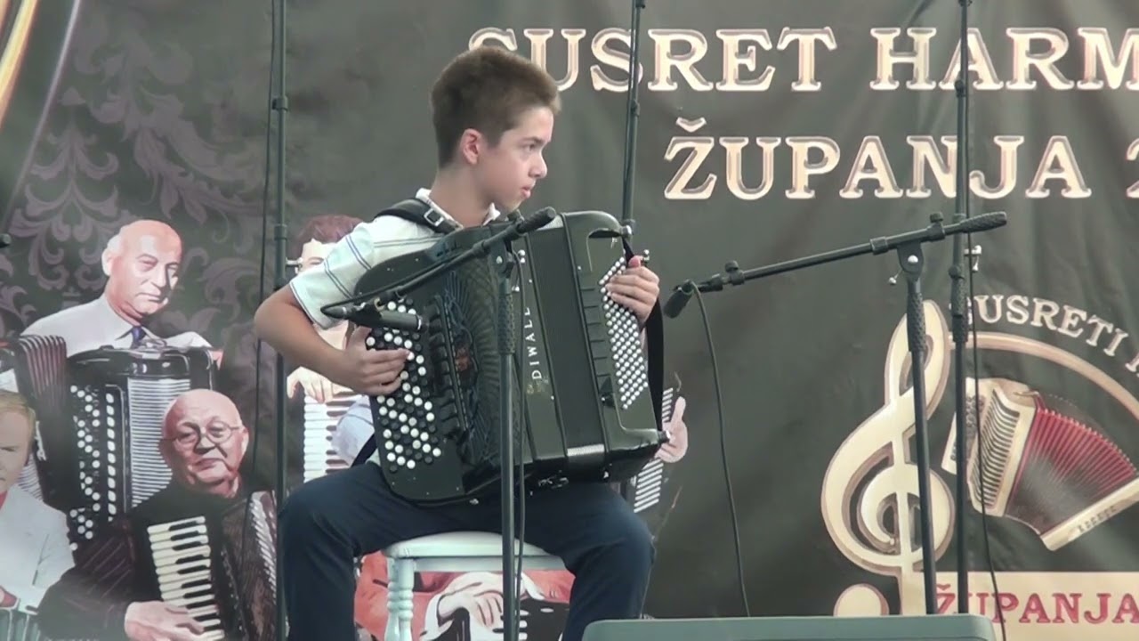 Luka Bujdo 6.susret harmonikaša Županja 2022.god.