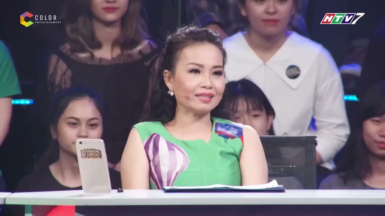 Lần đầu b&eacute; Ho&agrave;ng Long trổ t&agrave;i diễn kịch khiến ban gi&aacute;m khảo cười t&eacute; ghế