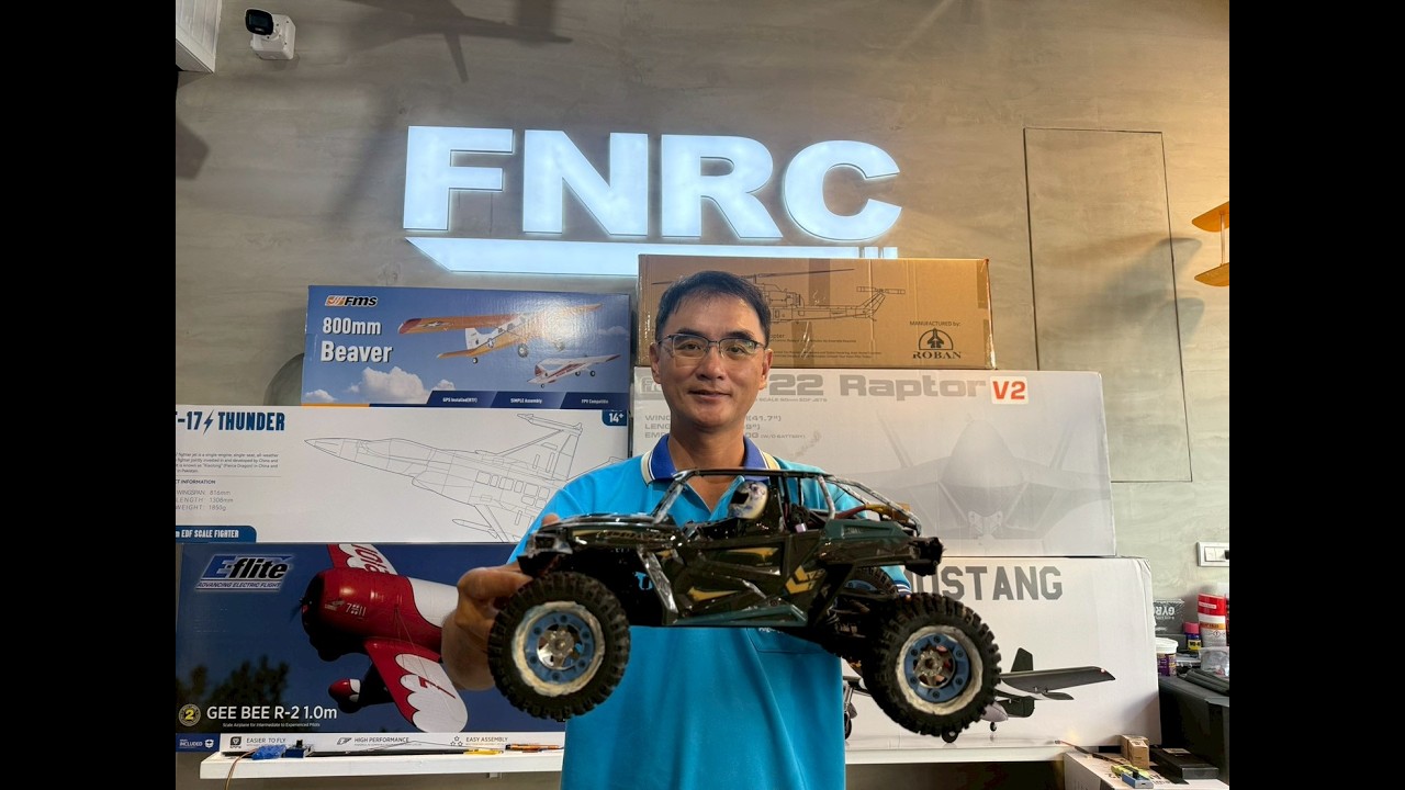 飛友代標 二手故障品 長度23cm X 寬度34cm 2S碳刷越野車 一台  / 0元起標 請飛恩FB二手拍賣區中下標