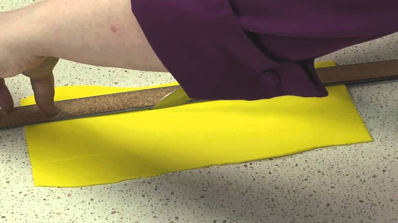 How to Make Simple Fondant Cake Decorations