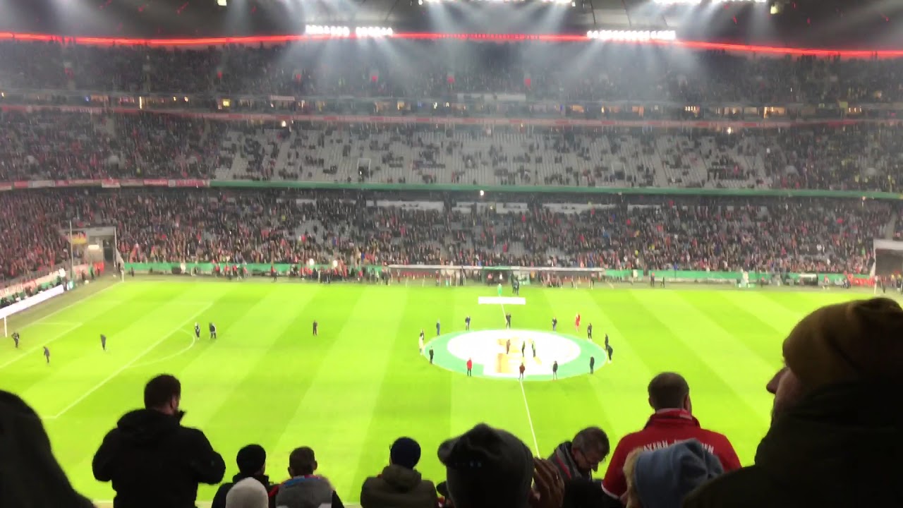 Allianz Arena Mannschaftsaufstellung Bayern gegen Dortmund DFB-POKAL