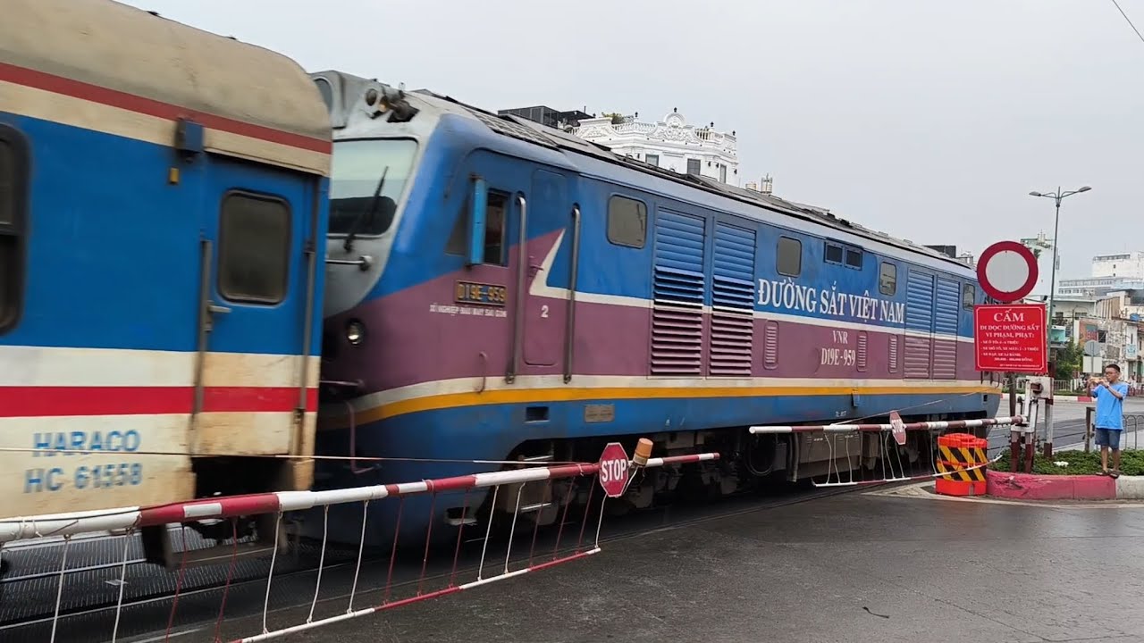 [2859 - TÀU TẾT 2026] D19E-959 kéo tàu SE14 | 8:39 - 11.02.2026