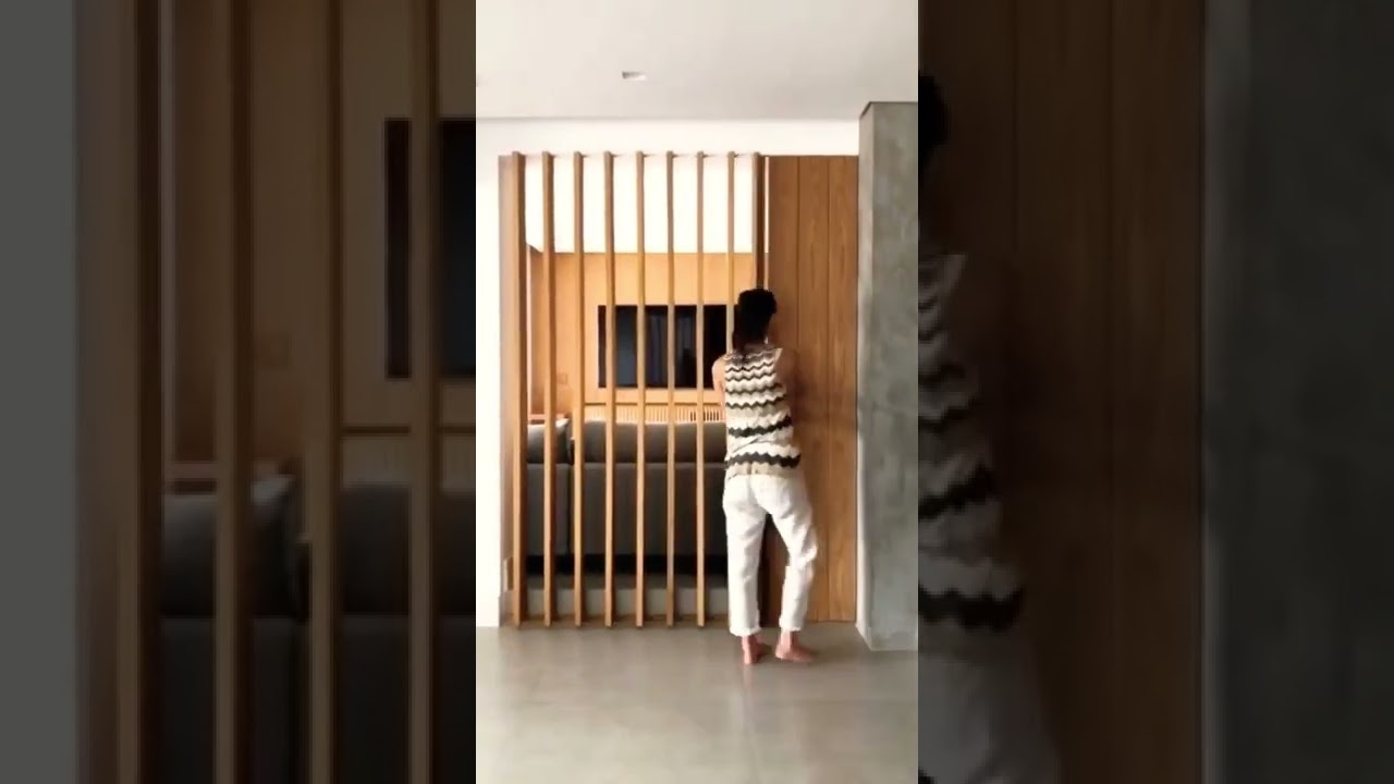 Foldable wood partition