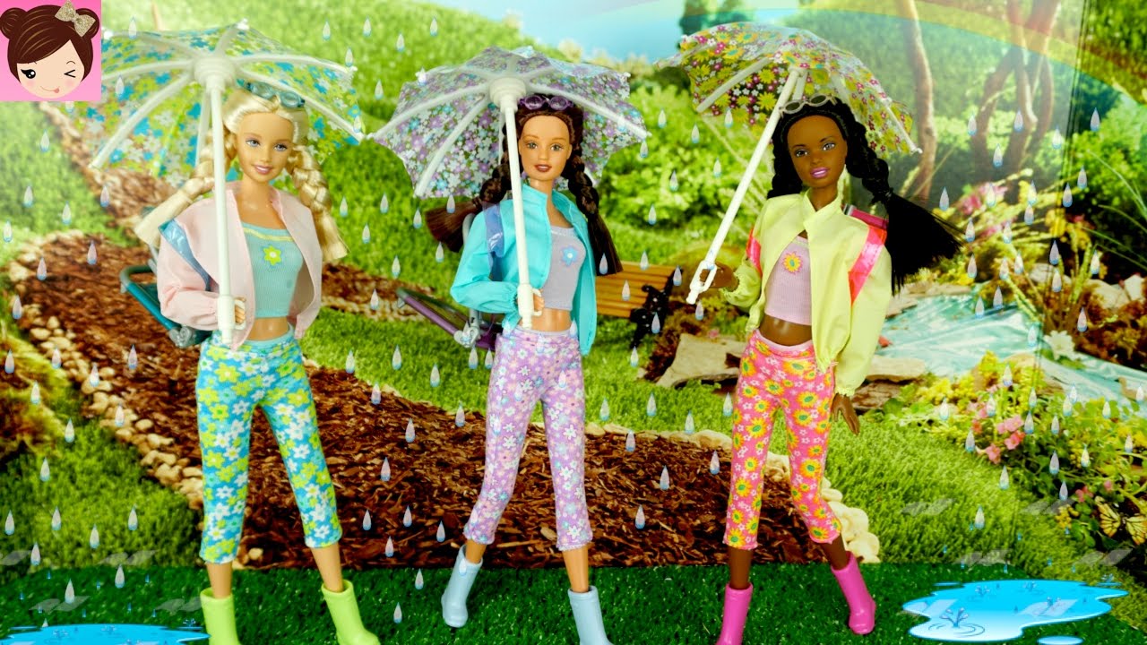 Waterplay Barbie Rain or Shine Toys for Kids - Playing with Dolls in The Rain -  Doll Stories