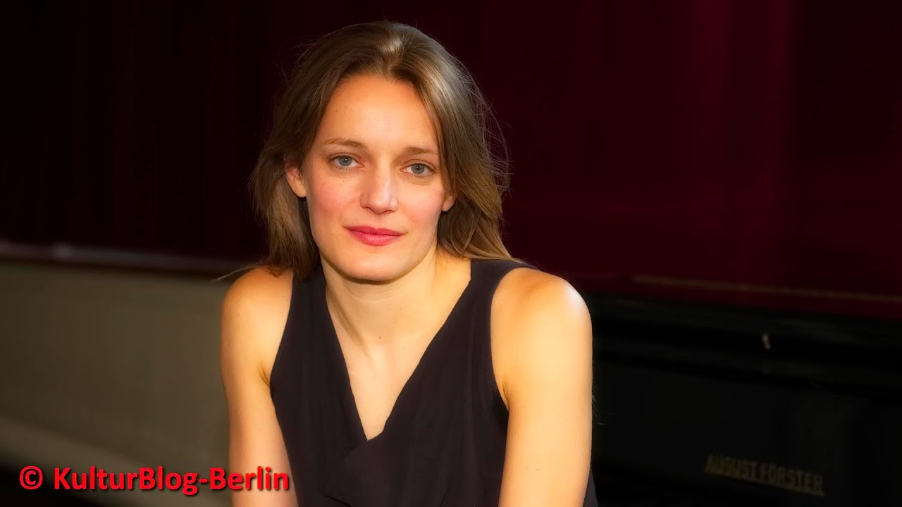HANNA HILSDORF über 