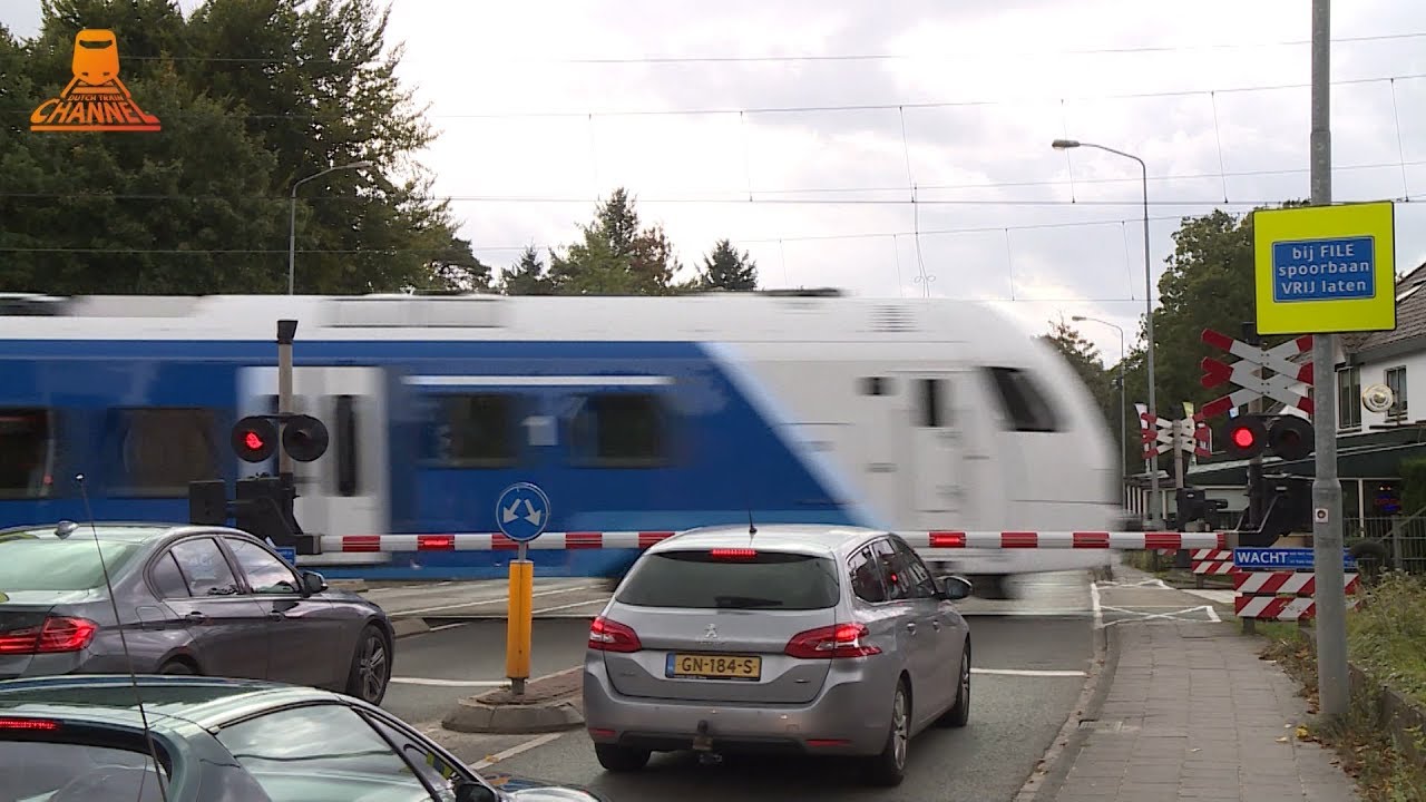 DUTCH RAILROAD CROSSING - Nunspeet - Stationslaan