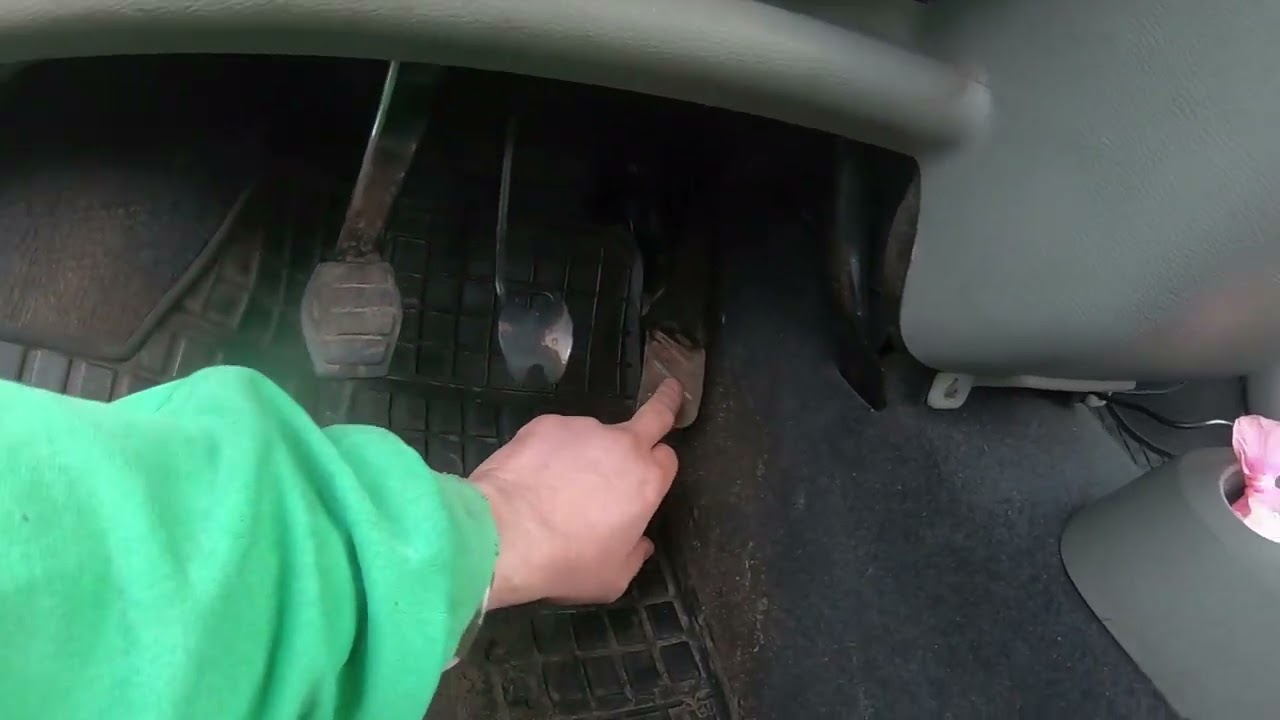 Renault  Twingo  I  odnawiania pedałów w samochodzie o sprawdzanie przebiegu .