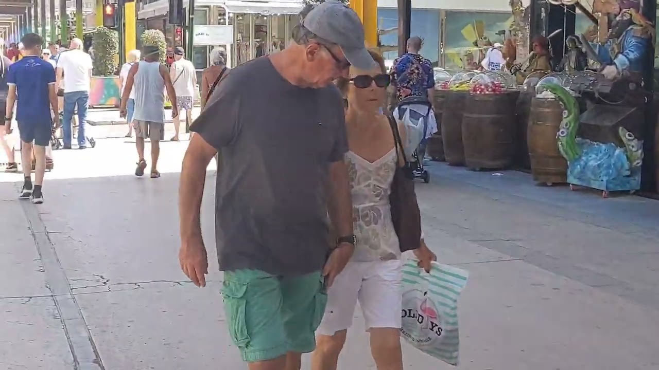 Spain Salou Shopping In Salou Today 23.06.2022 Very Warm