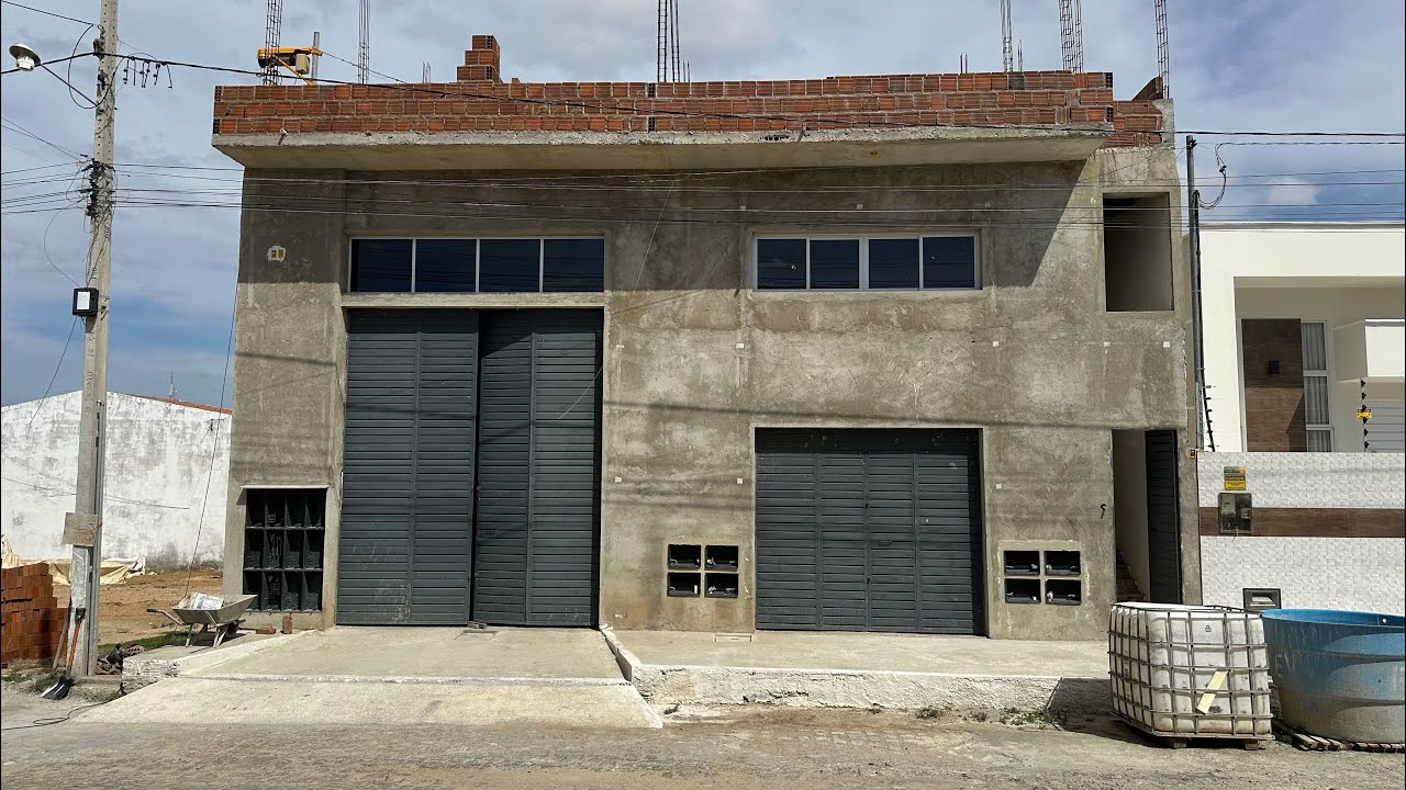 Terreno 12x25 m: Comercial + Residencial