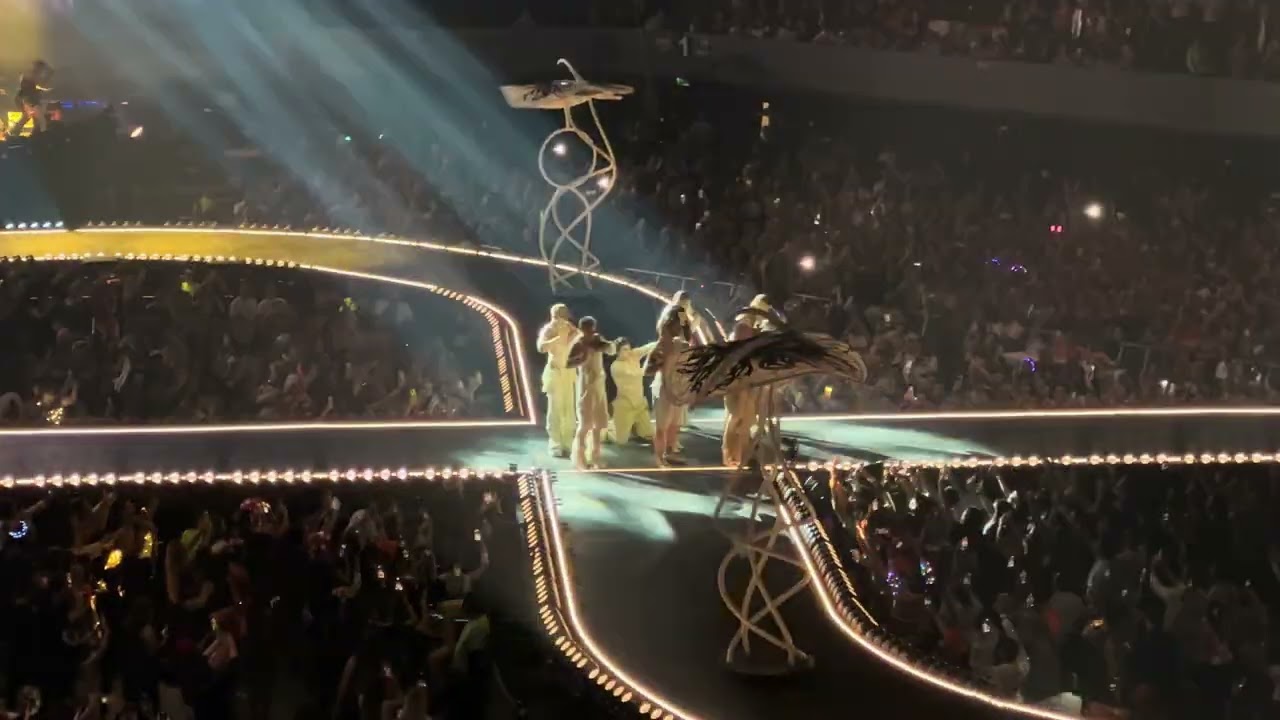 Nirvana/Crush. Katy Perry The lifetimes tour Arena CDMX