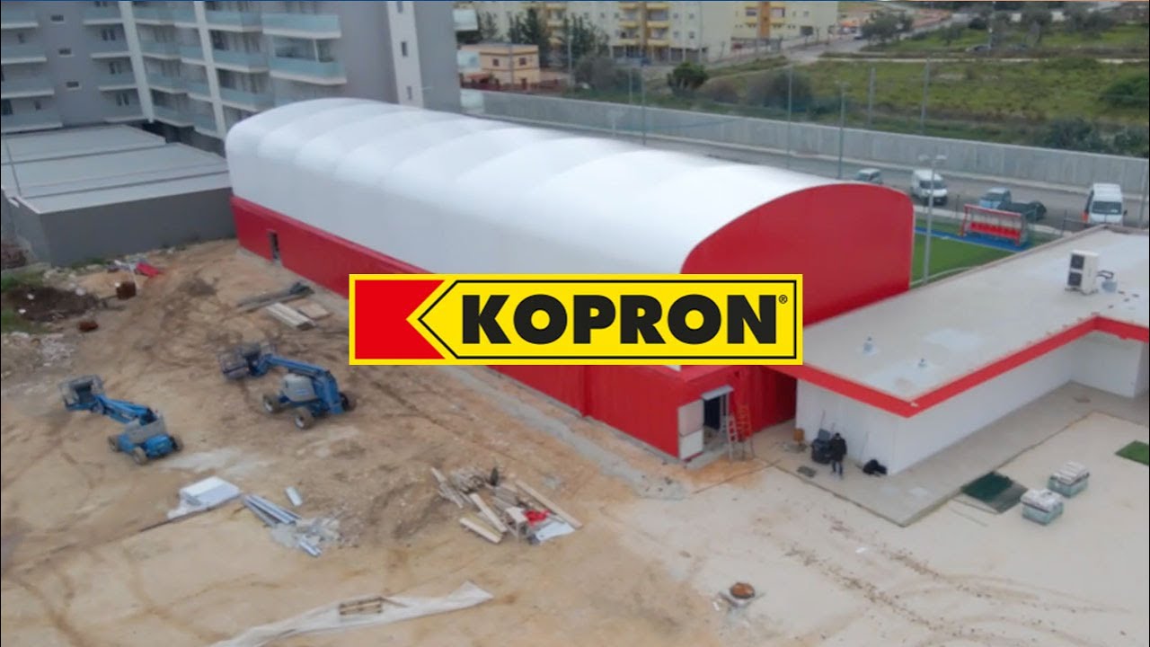 Kopron - montaggio di una copertura per Campi Padel