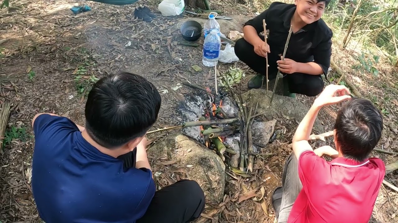 P23 . trải nghiệm 2 ngày 1 đêm leo núi cắm trại trên núi chứa chan , hưng đang rảnh