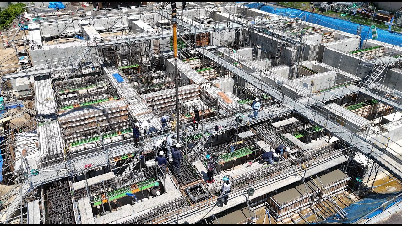 2025年6月撮影_新たな研究・地域連携拠点に向け新校舎建設中／2026年度完成予定