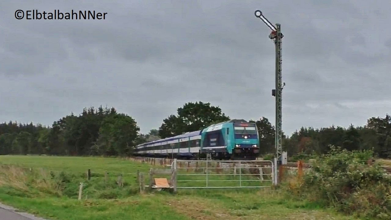 Langenhorn (Schlesw) mit BR 218+ Intercity, Sylt Shuttle plus, BR 245+ Married Pair-Wagen, G&uuml;terzug