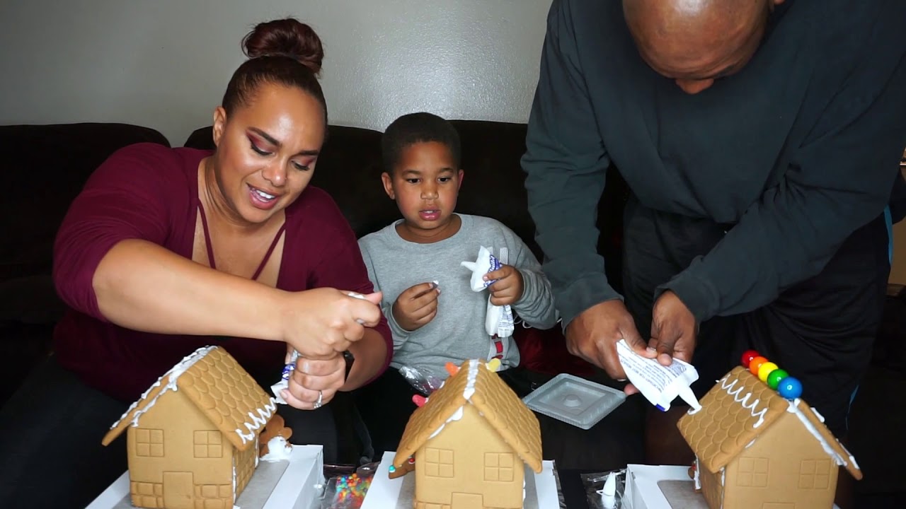 Gingerbread House Decorating Challenge