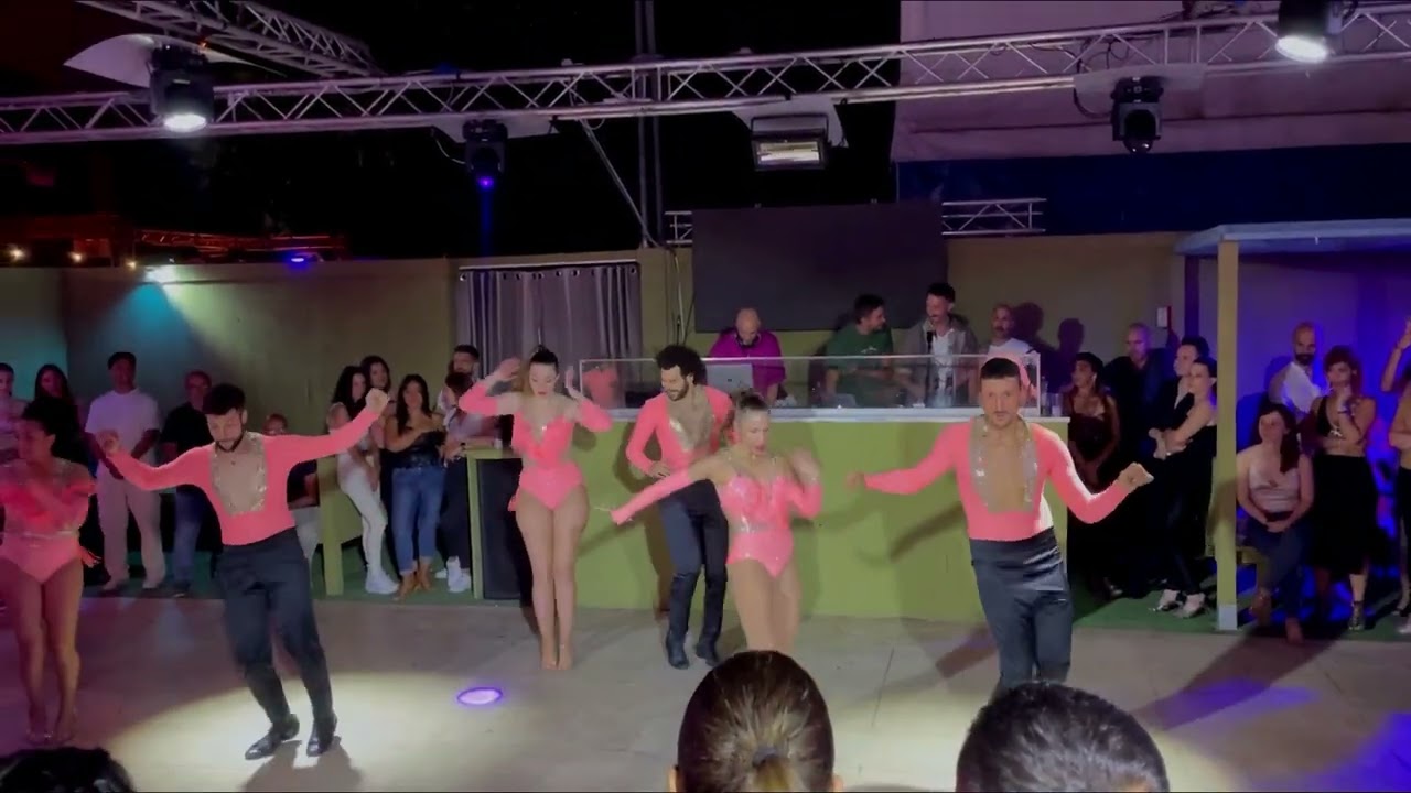 Los Grandes Timbaleros - Salsa Los Angeles style