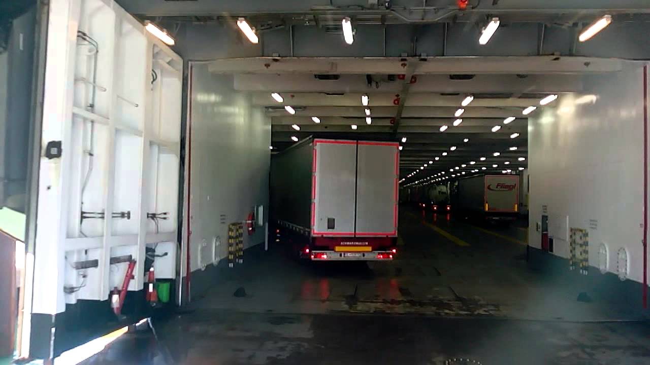 Nájezd na trajekt v Dunkerque (FR)