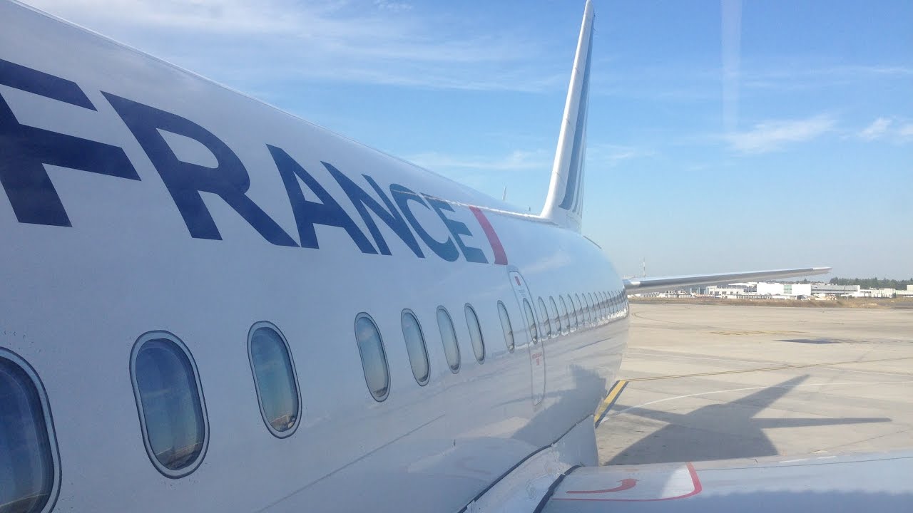 Air France A318 | Paris (CDG) - Venice (VCE) | Economy | Flight trip report