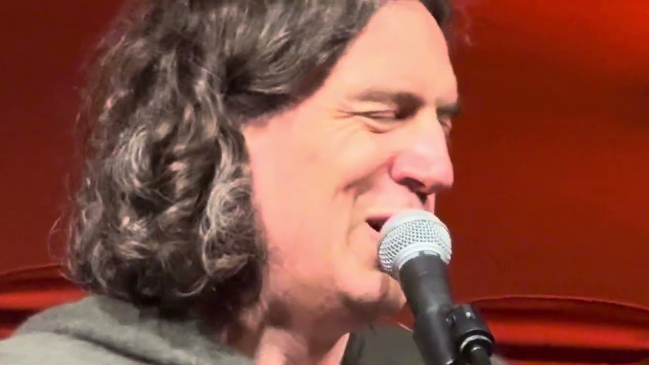 Run - Gary Lightbody of Snow Patrol, Walled gardens, Bangor, Ireland - 27th August 2026