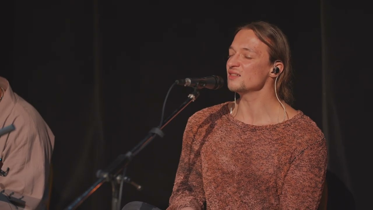 Tuuli Karelia  - The cry of the soul. ( live world fusion music )