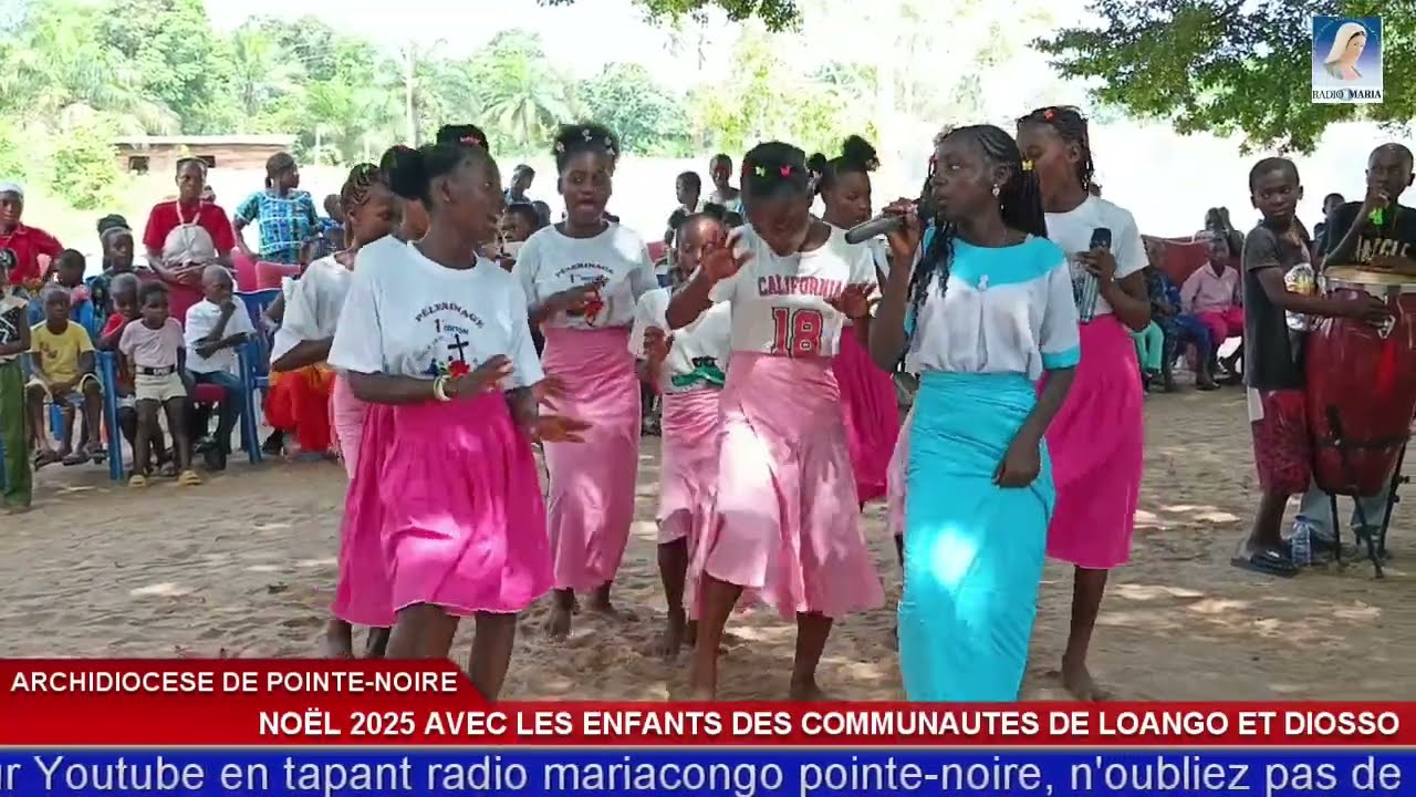 NOËL AVEC LES ENFANTS DES COMMUNAUTES DE LOANGO ET DIOSSO A LA PAROISSE STE THERESE D'AVILA DIOSSO