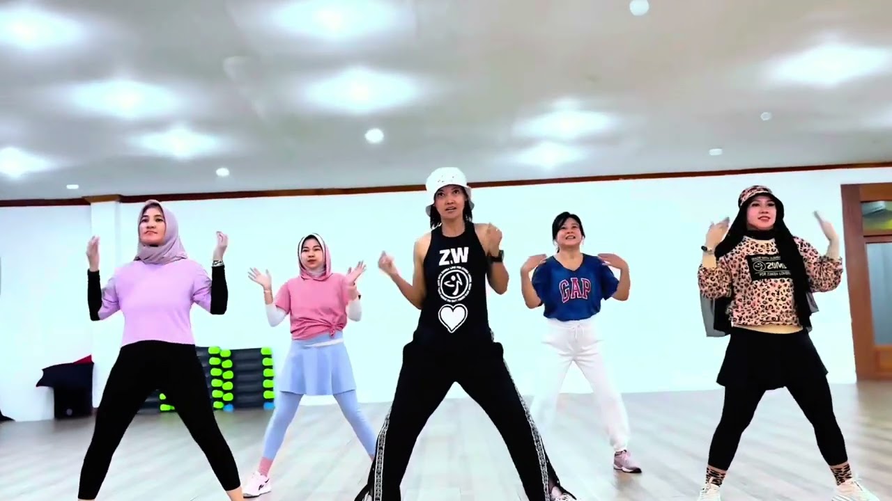 Soco Soco | Zumba | MegaMix 101 | Brazilian Funk | Awesome Gym