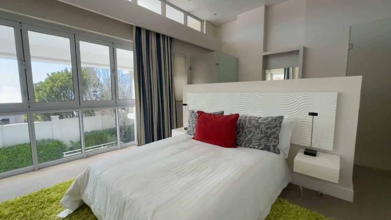 4 Bedroom House in Illovo | Byron Thomas Properties #luxuryrealestate #housetour #home