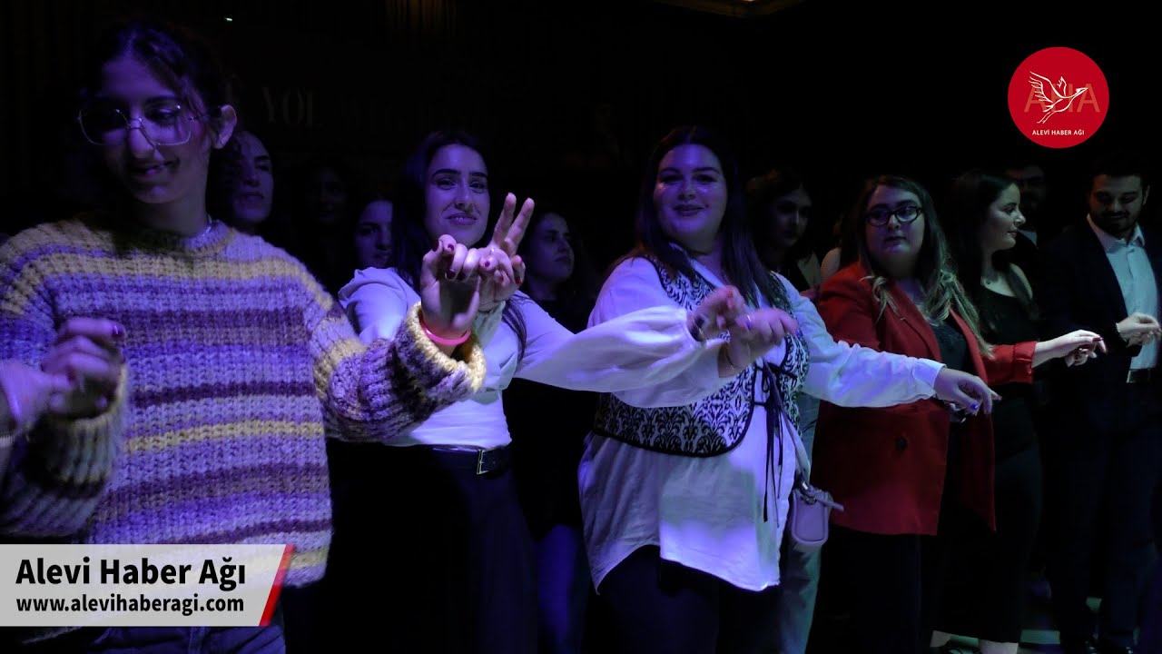 ALMANYA ALEVİ GENÇLER BİRLİĞİ'NİN 30. YIL KUTLAMASINDA GENÇLER COŞKU DOLU HALAYLAR ÇEKTİLER.
