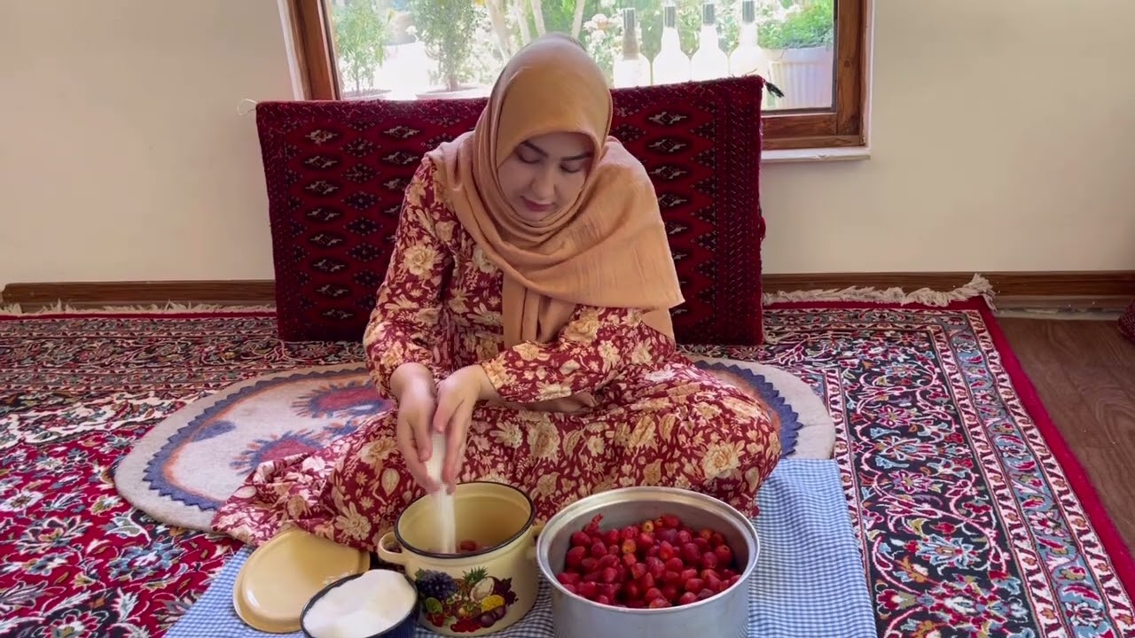 Morning Routine & Homemade Jam | Simple Living, Fresh Hazelnuts, Summer Vibes