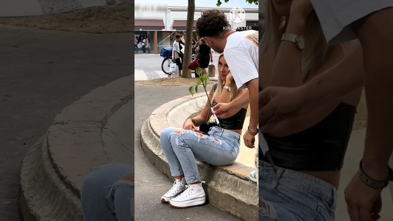 Red Rose 🌹 Giving to Strangers In Park || Lemeetless Hansi #shorts #viralprank #shortsfeed