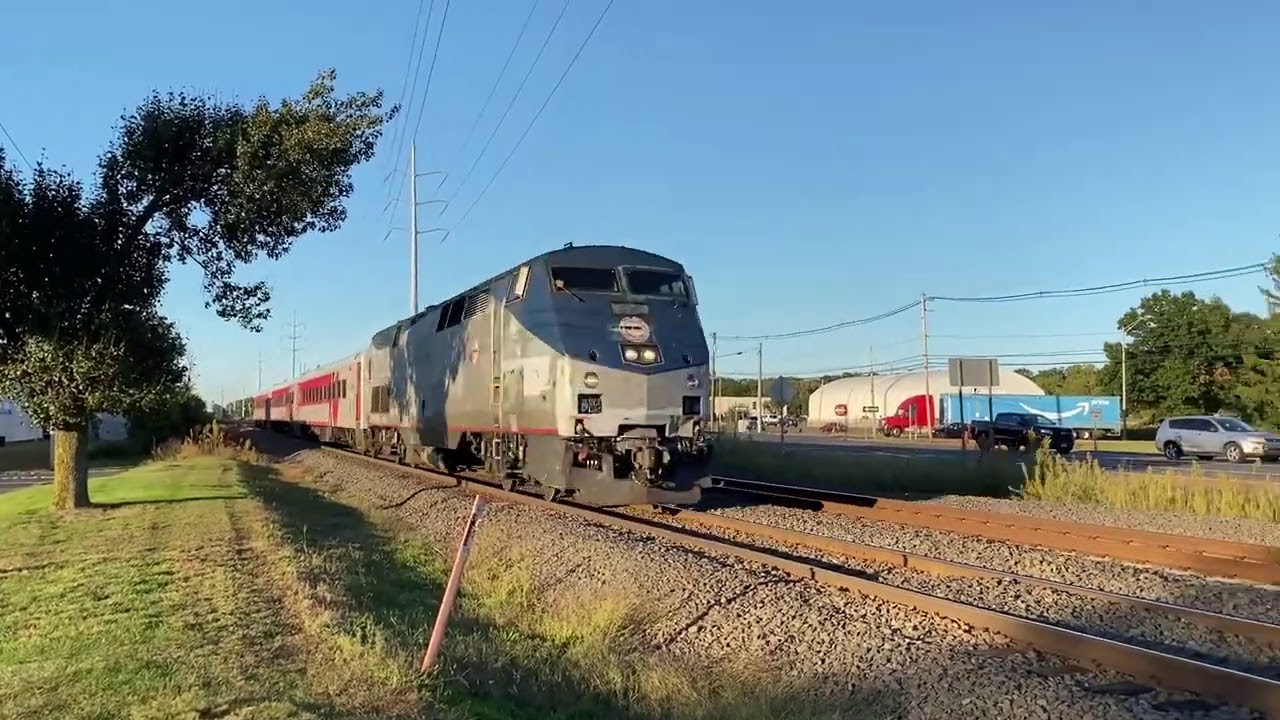 Amtrak Northeast Regional & CTrail Hartford Line 79 MPH Trains In South Wallingford (9/19/20)