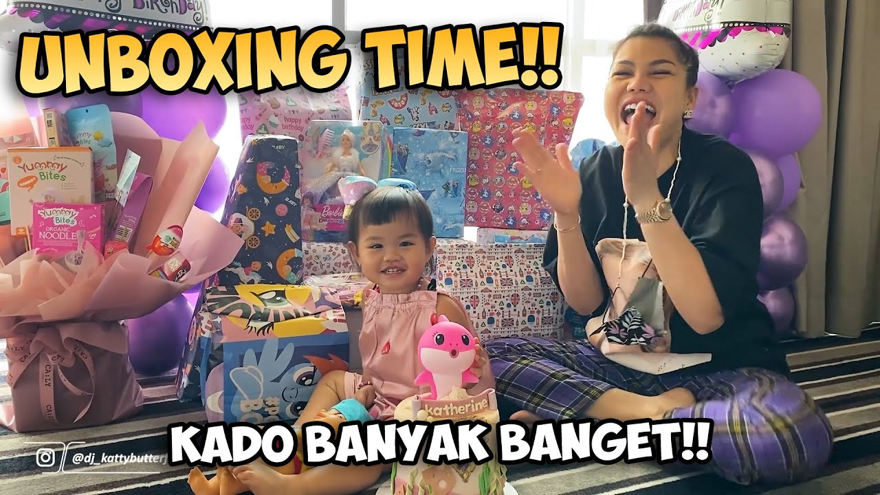 UNBOXING KADO BIRTHDAY DEDE KATHERINE BANYAK BANGET GUYS‼
