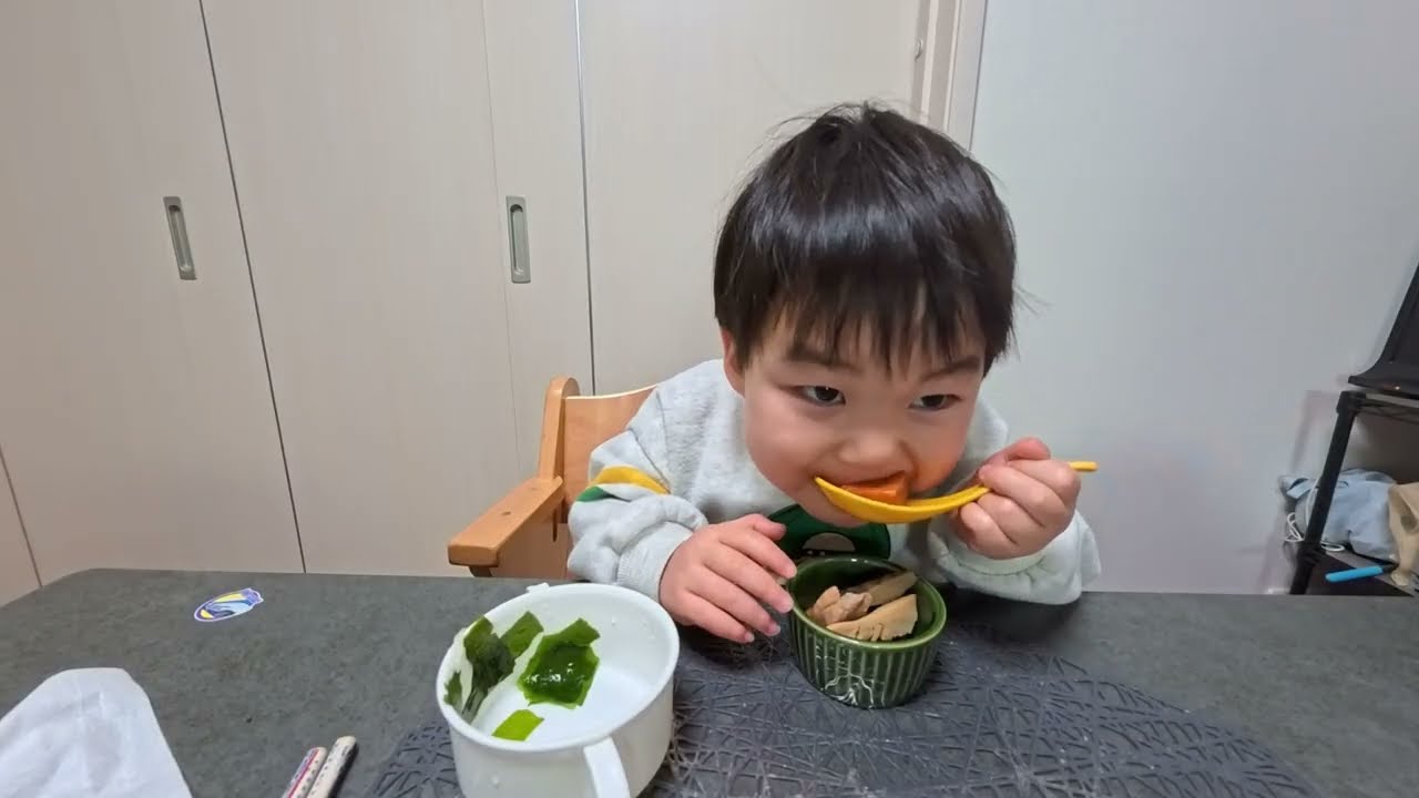 食べっぷりが良すぎてびっくりな3歳3ヶ月boy👦🥣