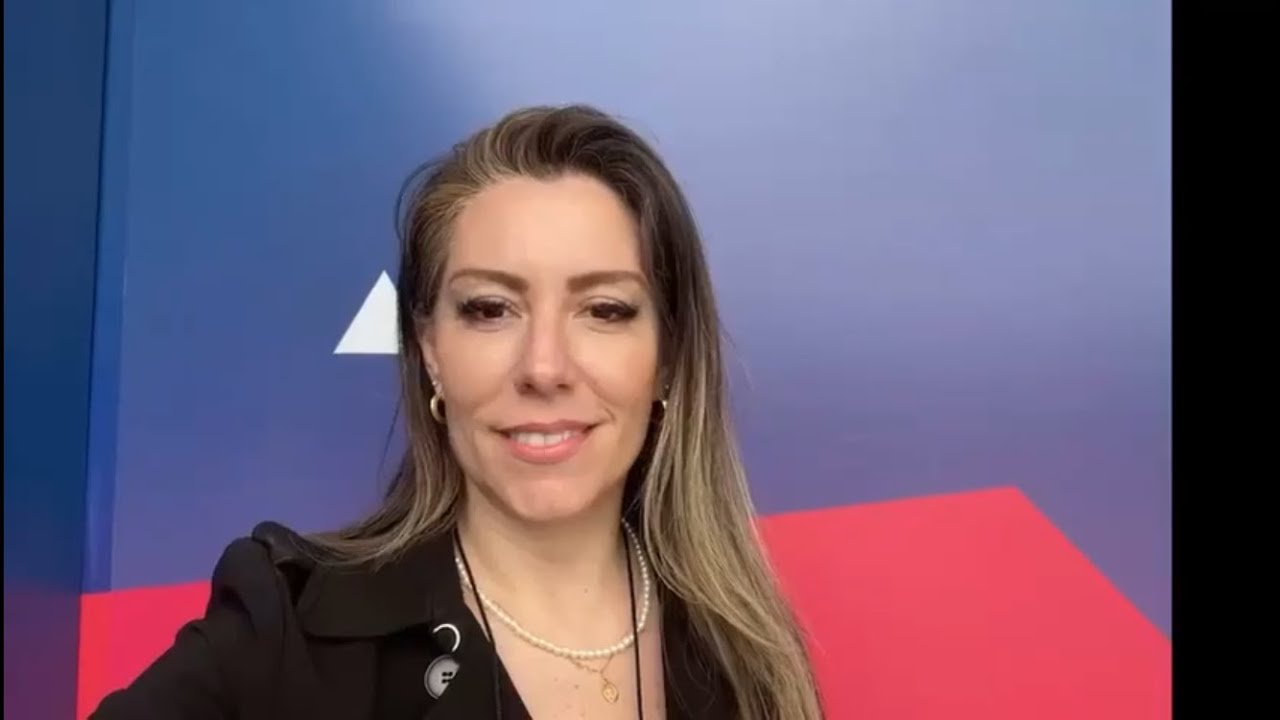 Pitch de apresenta&ccedil;&atilde;o da startup Ver o fruto, pela s&oacute;cia Aline Chelfo para miss&atilde;o Alemanha.