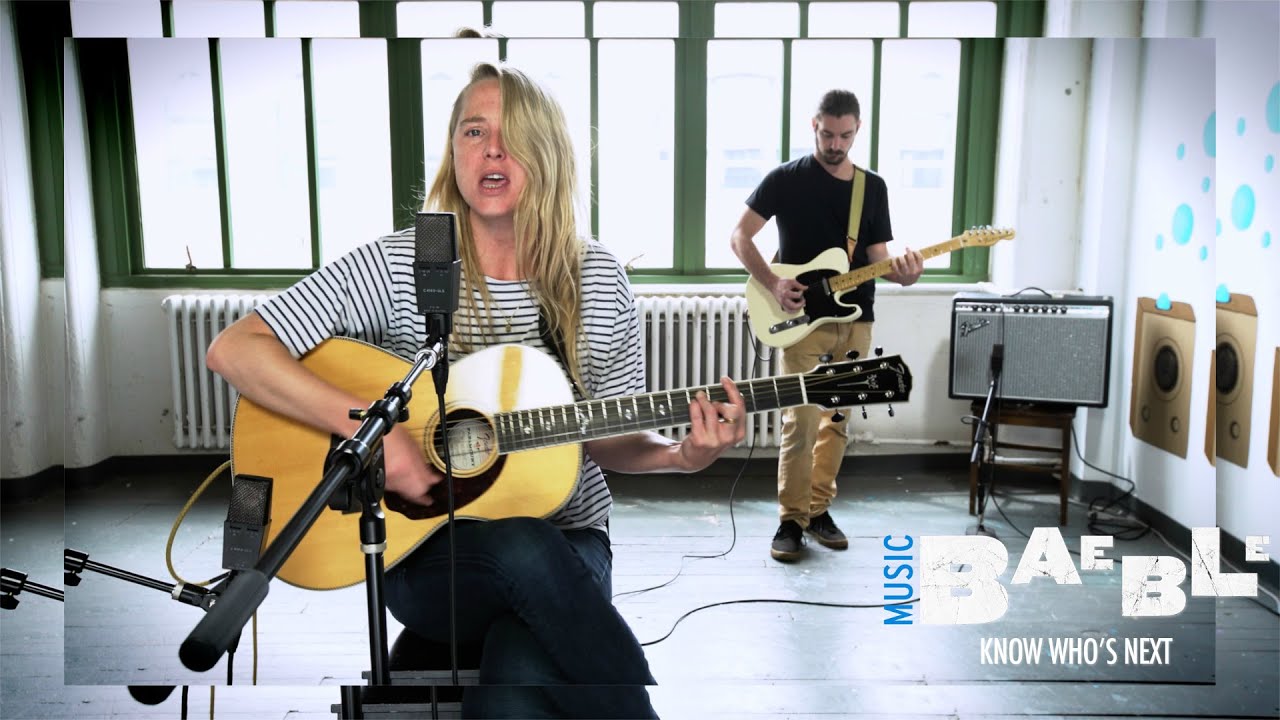 Lissie Performs 