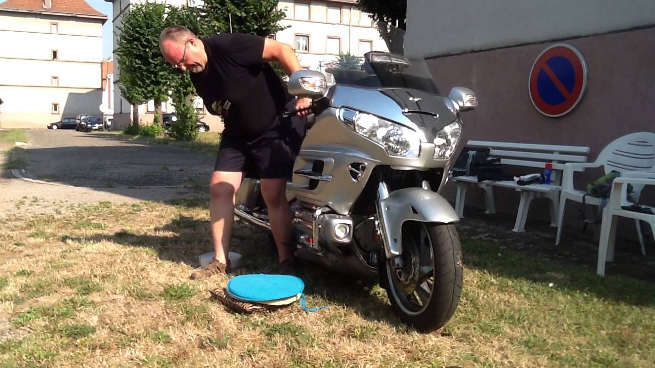 Goldwing Unsersbande - Changer la roue arrière / rear wheel 1800 2