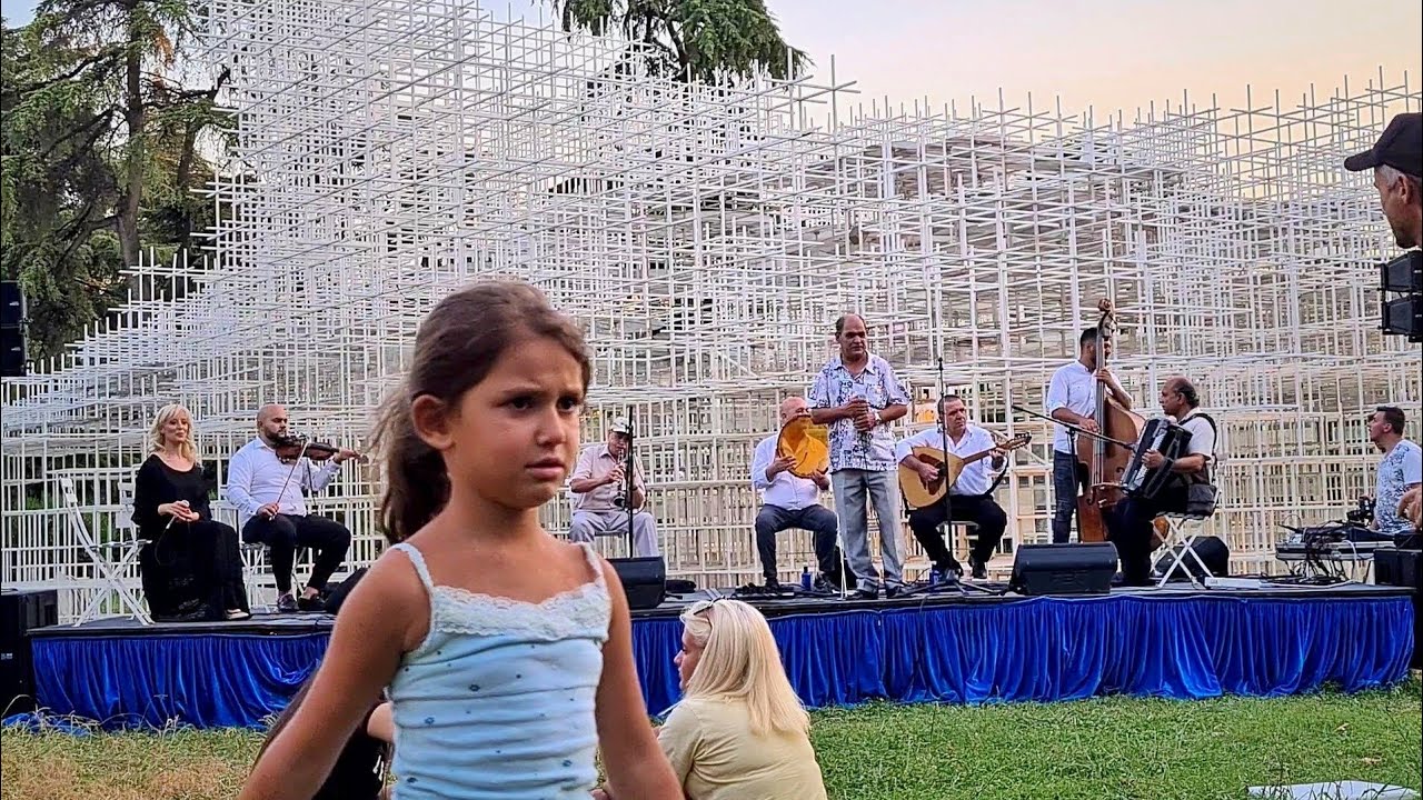 Kenga e Vetme e Tirones / Legjendat e Muzikes Live