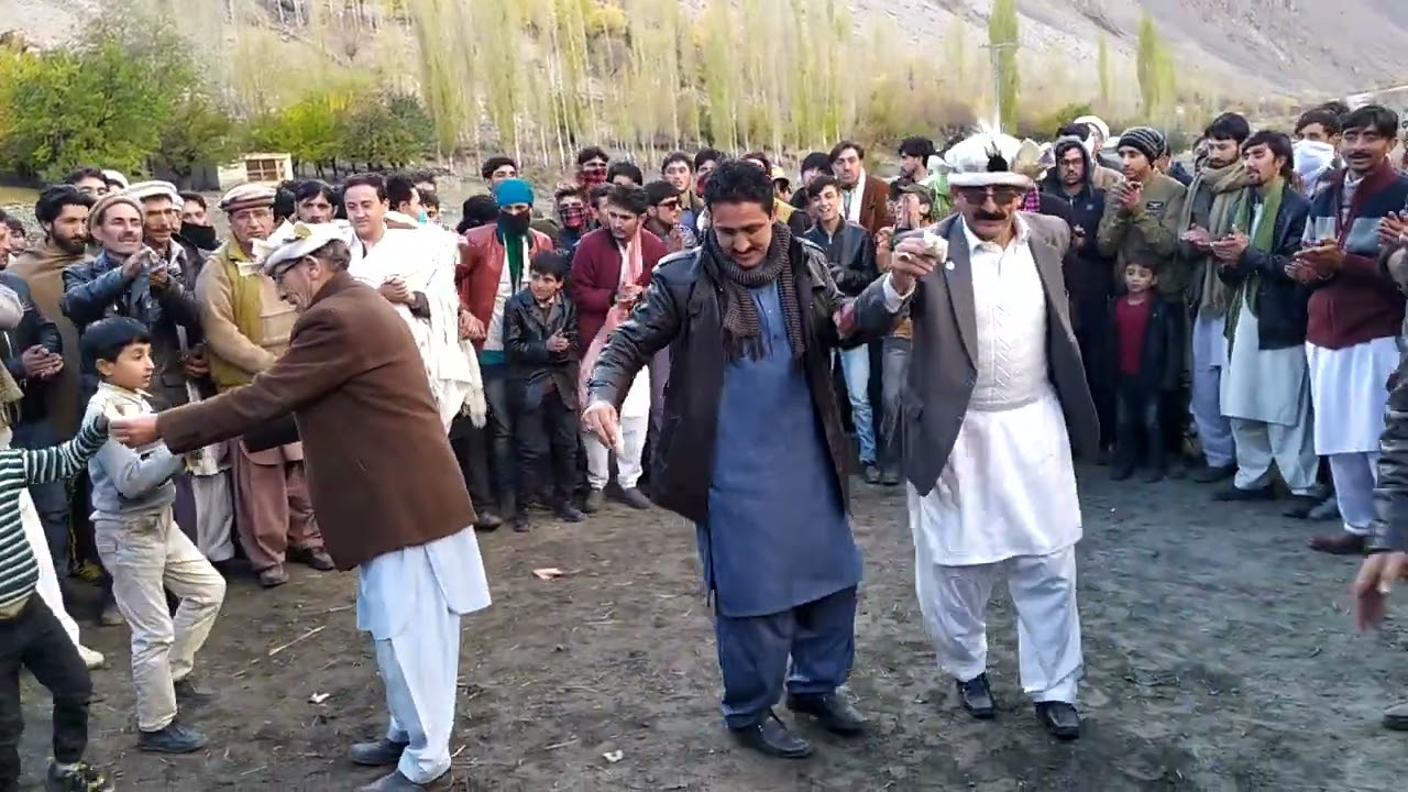 Local Dance in Gilgit Baltistan (Yasen) Thoi Thelti