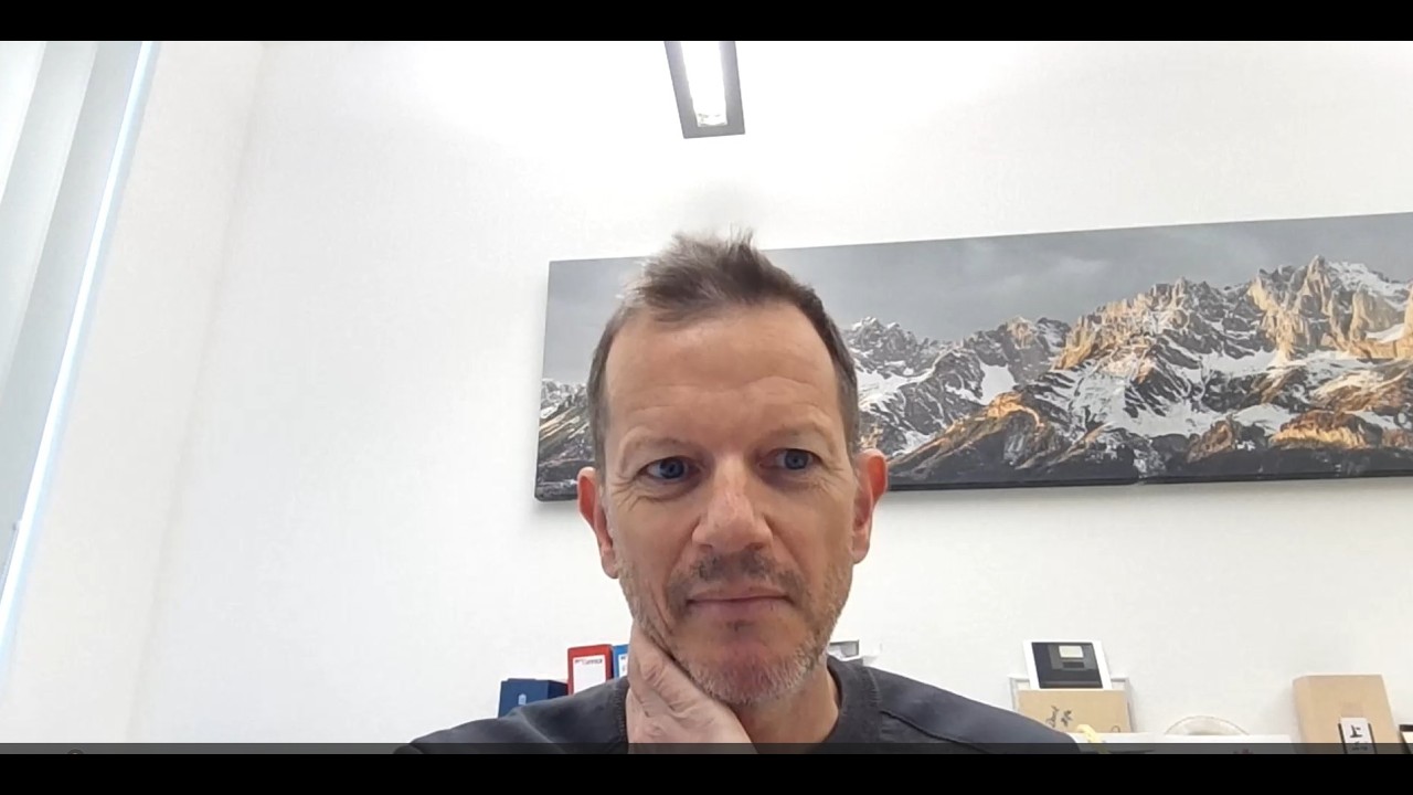 Jak r&oacute;żne platformy robotyczne wpływają na kwalifikację pacjent&oacute;w?   dr Christian Schwentner
