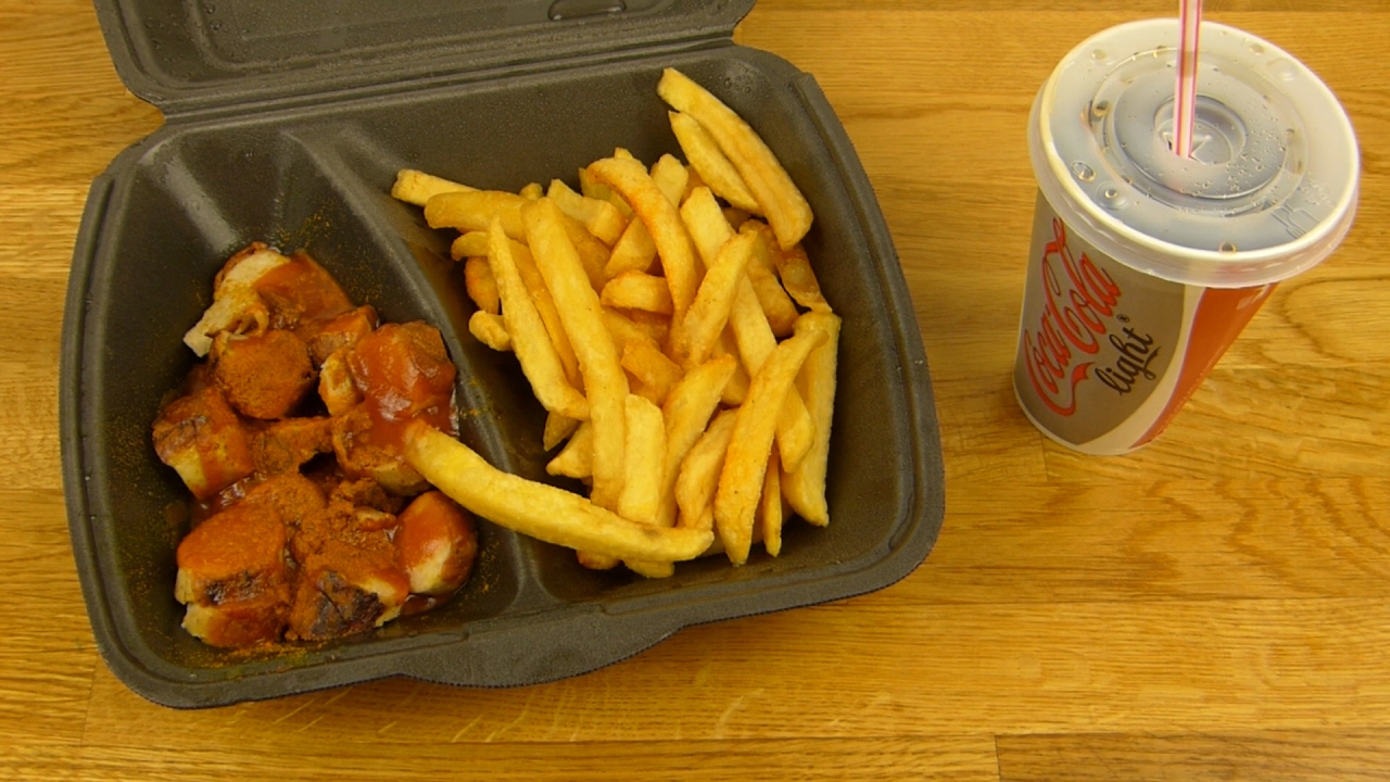 Currywurst Express - Currywurst | Fries | Coke Light
