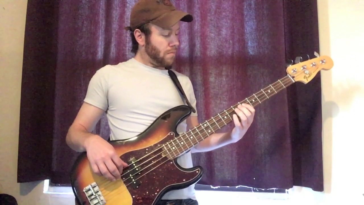Amy Winehouse - Valerie (slow version) - Bass cover