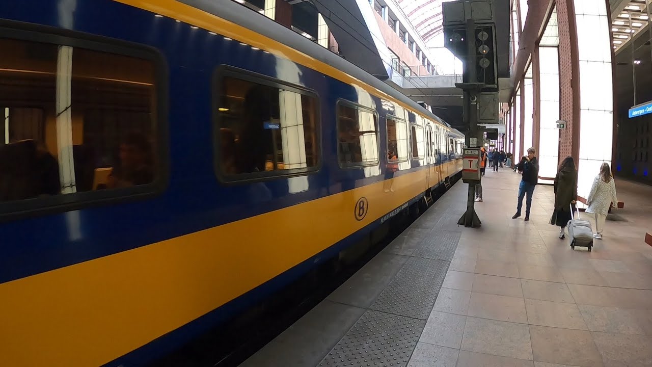 Last ride of NS ICR-carriages departs from Antwerp-Central Station
