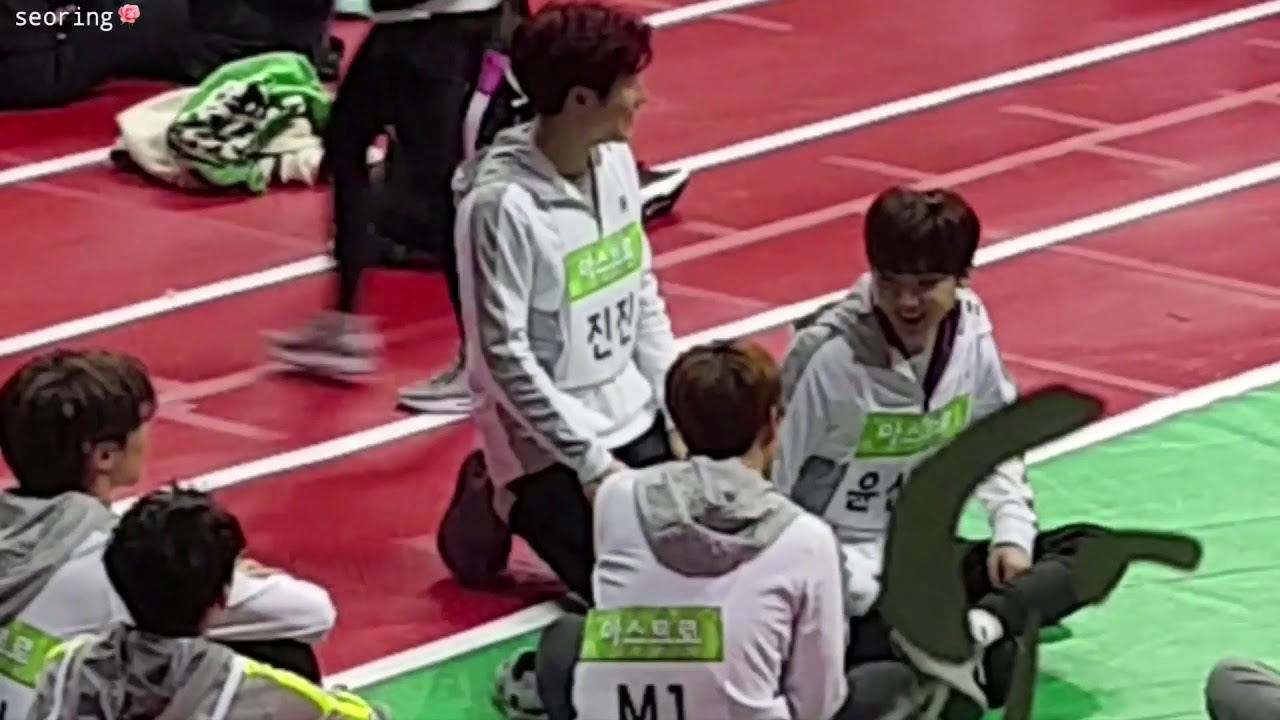 180115 귀염뽀짝 아뜨뜨로 [아스트로 ASTRO]
